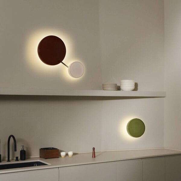 MARSET Kinkiet designerski Caramel, możliwość ściemniania, biały / opal, salon / jadalnia, szkło, design