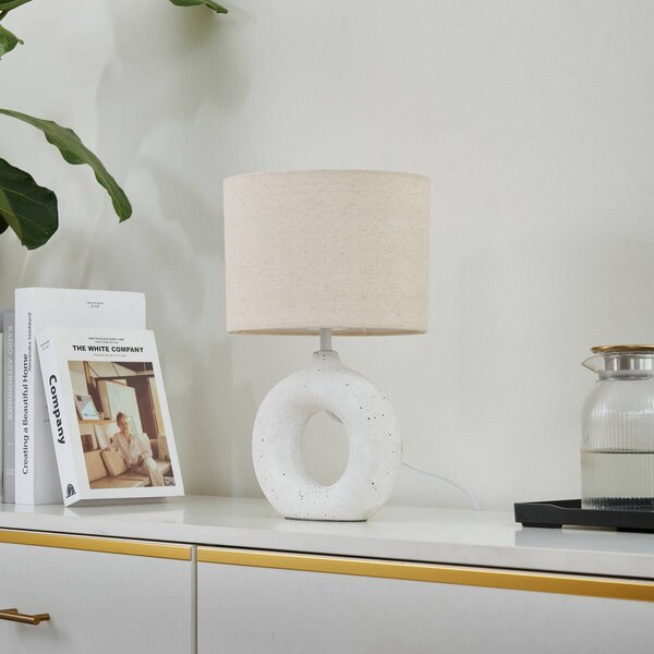 Lampa stołowa Kody Lindby, kremowy / amber, salon / jadalnia, tkanina / materiał / jedwab, nowoczesny