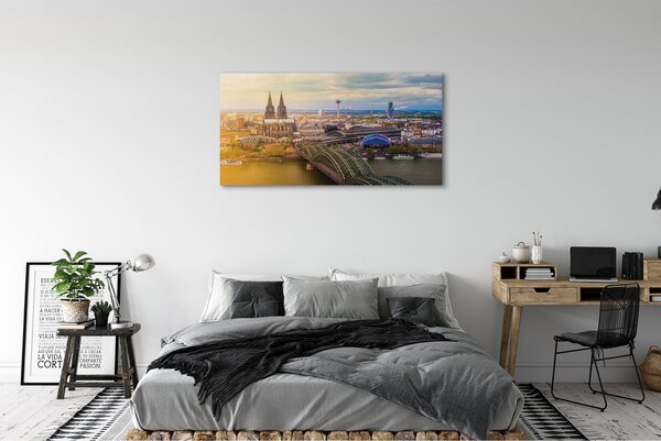 Obraz drukowany na płótnie Rzeczna Panorama z Mostami