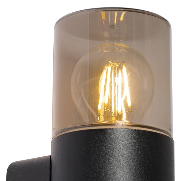 Nowoczesna lampa ścienna zewnętrzna czarna z kloszem w kolorze dymu IP44 - Odense