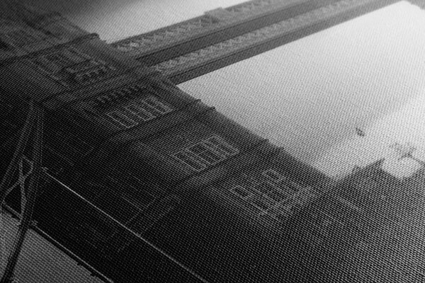 Obraz zachód słońca nad Tower Bridge w wersji czarno-białej
