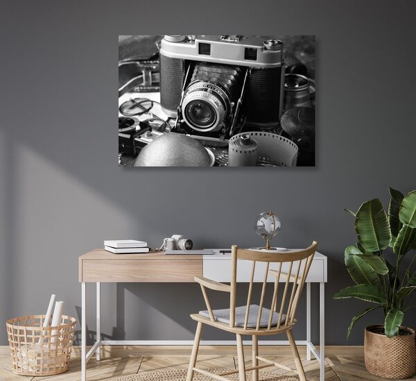 Obraz stary aparat fotograficzny w wersji czarno-białej
