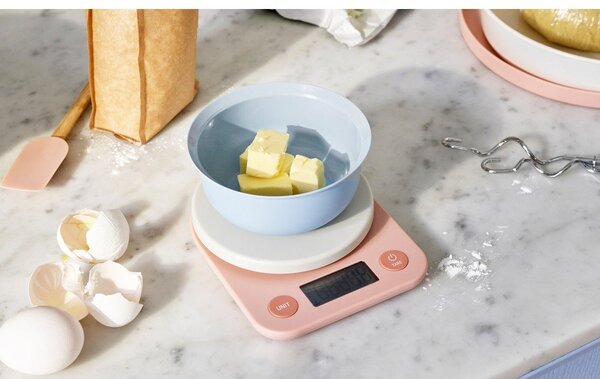 Czarna plastikowa cyfrowa waga kuchenna Foodie – RIG-TIG