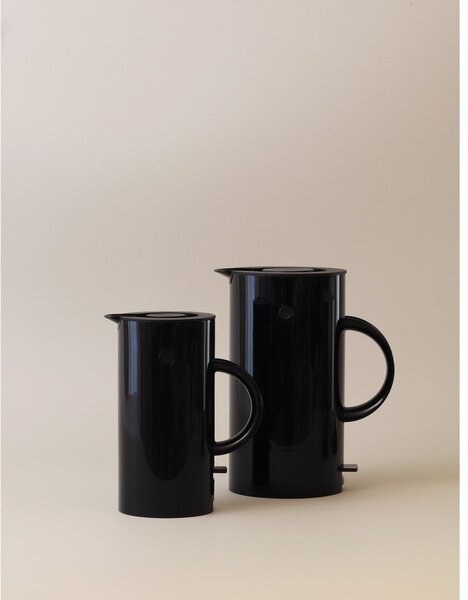 Czarny plastikowy czajnik elektryczny 1,5 l EM77 – Stelton