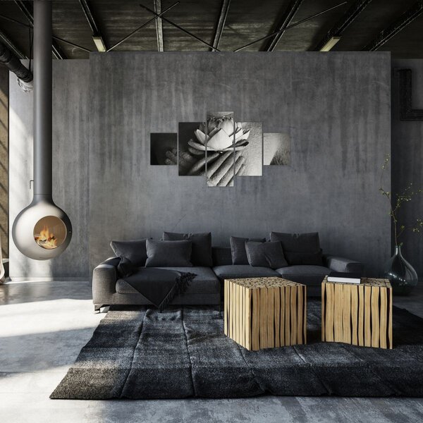 Obraz - Lotos w rękach Buddy (125x70 cm)