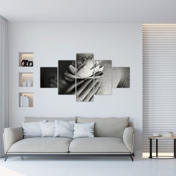 Obraz - Lotos w rękach Buddy (125x70 cm)