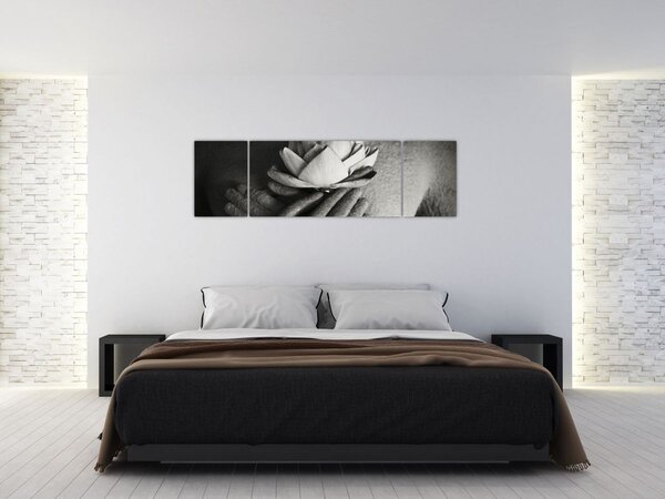 Obraz - Lotos w rękach Buddy (170x50 cm)