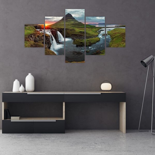 Obraz - Kirkjufell o zachodzie słońca (125x70 cm)