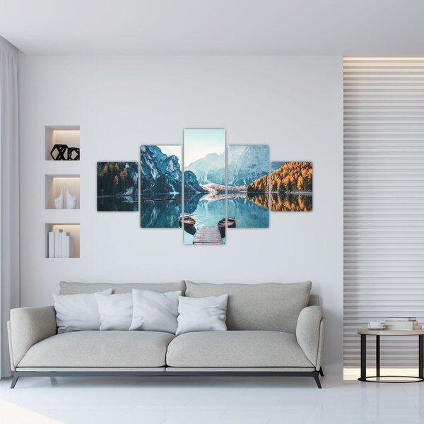 Obraz - Łodzie na jeziorze Braies (125x70 cm)