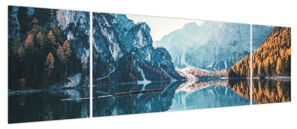Obraz - Łodzie na jeziorze Braies (170x50 cm)