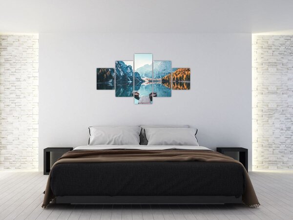 Obraz - Łodzie na jeziorze Braies (125x70 cm)
