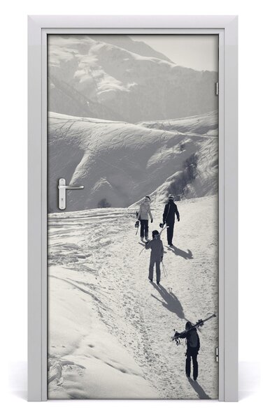 Naklejka fototapeta na drzwi Ludzie Narciarze