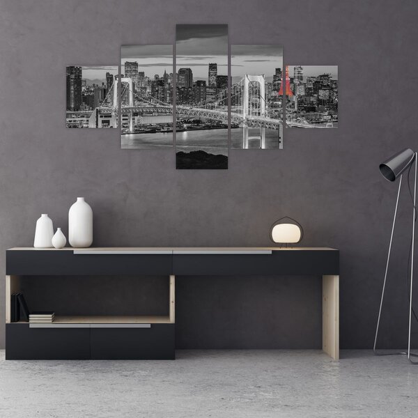 Obraz - Duże miasto z czerwoną wieżą (125x70 cm)