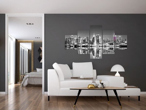 Obraz - Nowy Jork i fioletowy wieżowiec (125x70 cm)