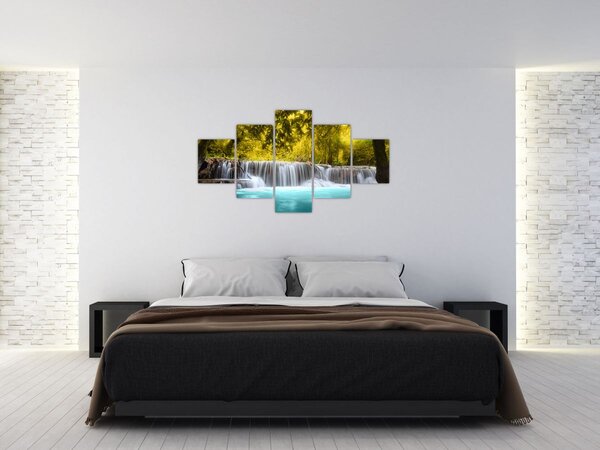 Obraz - Wodospad w jasnych kolorach (125x70 cm)