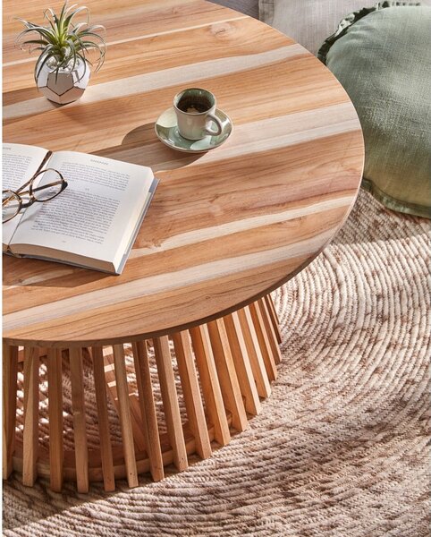Stolik z drewna tekowego Kave Home Irune, ⌀ 80 cm