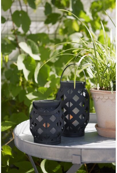 Czarny lampion Star Trading Flame Lantern, wys. 16 cm