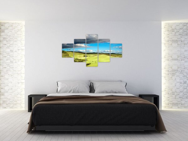 Obraz - Zielony krajobraz ze wzgórzami (125x70 cm)