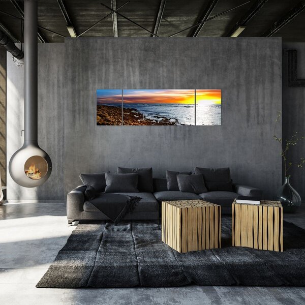 Obraz - Mewa lecąca nad wybrzeżem (170x50 cm)
