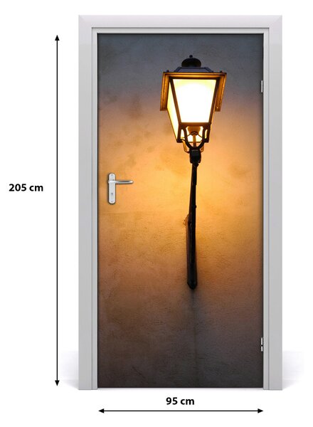 Fototapeta samoprzylepna DRZWI Stara uliczka lampa