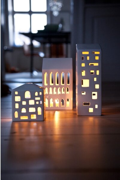 Biały ceramiczny świecznik Kähler Design Urbania Lighthouse Church