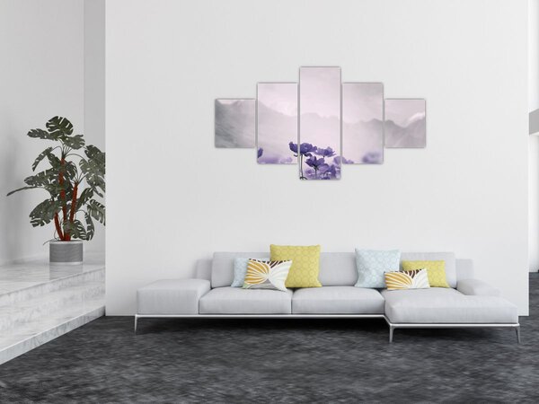 Obraz - Fioletowe kwiaty w górach (125x70 cm)
