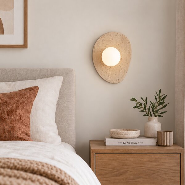 Lampa ścienna Japandi organiczna z naturalnego kamienia i opalowego szkła - Josie