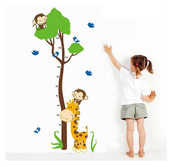 PIPPER | Naklejka na ścianę "Miarka dziecięca - Żyrafa z drzewkiem" 75x150 cm