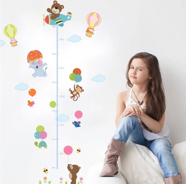 PIPPER | Naklejka na ścianę "Miarka dziecięca - Zwierzęta z balonami 2" 130x80 cm