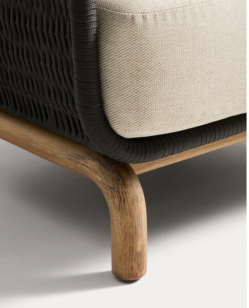 Beżowy tapicerowany fotel ogrodowy Alipa – Kave Home