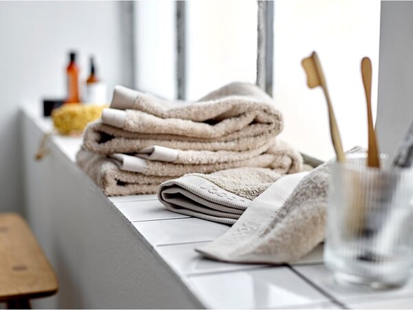 Beżowy bawełniany ręcznik frotte 50x100 cm Comfort – Södahl