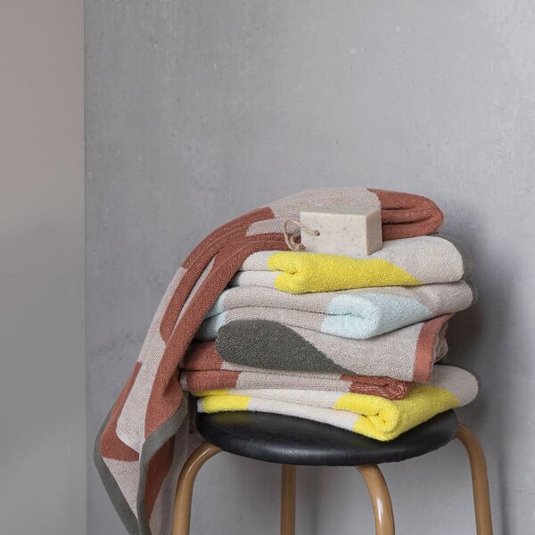 Miętowy ręcznik z bawełny organicznej frotte 50x90 cm Diagonal – Mette Ditmer Denmark