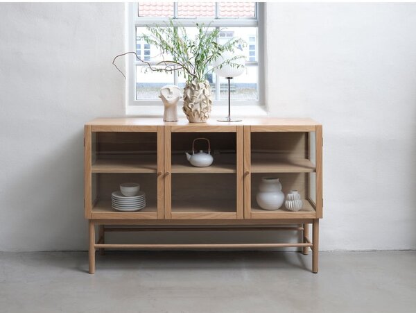 Witryna z litego drewna dębowego 88x140 cm Elba – Unique Furniture