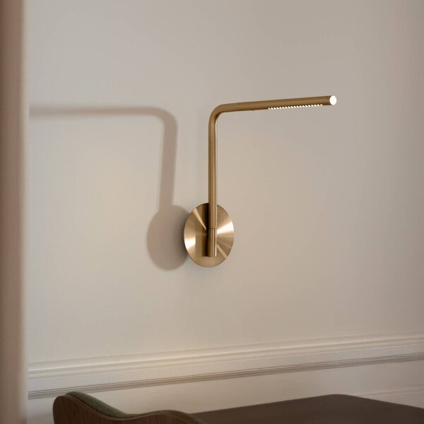 UMAGE Kinkiet LED Omni Pivot, możliwość ściemniania, mosiężny / złoty, sypialnia, aluminium, design