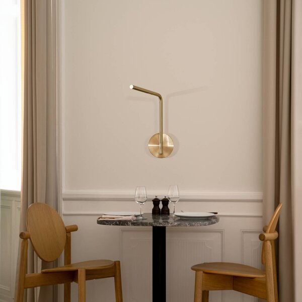UMAGE Kinkiet LED Omni Pivot, możliwość ściemniania, mosiężny / złoty, sypialnia, aluminium, design