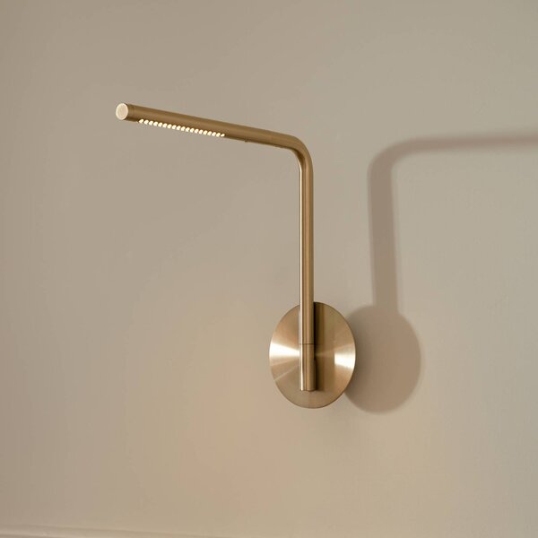 UMAGE Kinkiet LED Omni Pivot, możliwość ściemniania, mosiężny / złoty, sypialnia, aluminium, design