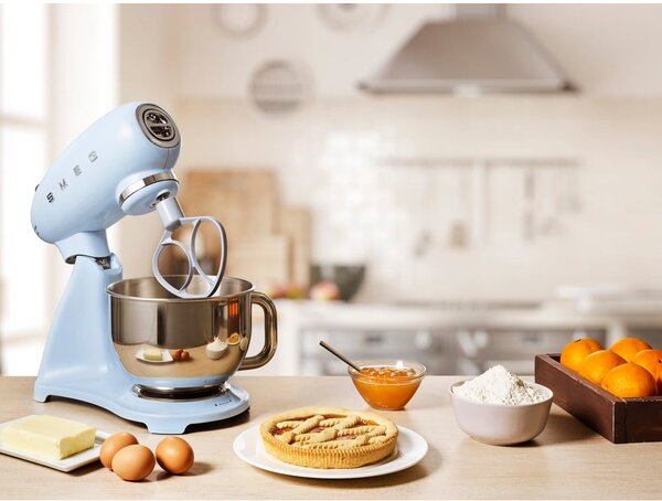 Jasnoniebieski robot kuchenny Retro Style – SMEG