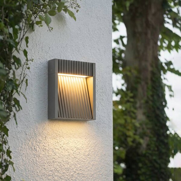 Kinkiet zewnętrzny LED Tavion Lucande, czarny, aluminium, nowoczesny