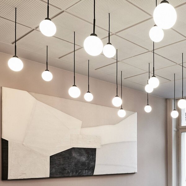 Nuura Aps Lampa wisząca szklana Apiales 1, możliwość ściemniania, czarny, salon / jadalnia, szkło, design