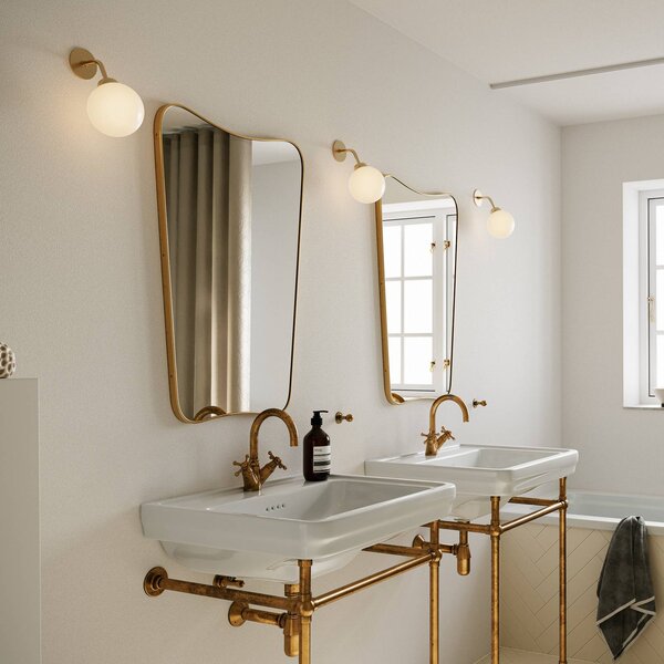 Nuura Kinkiet designerski Apiales, możliwość ściemniania, mosiężny / złoty, salon / jadalnia, szkło, skandynawski