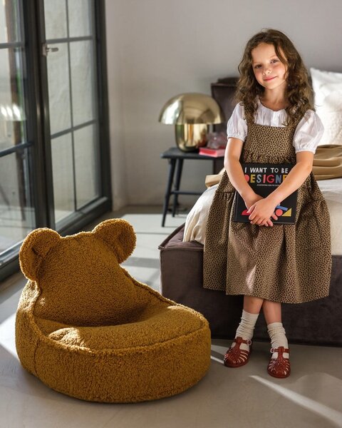 Brązowy dziecięcy worek do siedzenia z materiału bouclé Bear – Wigiwama