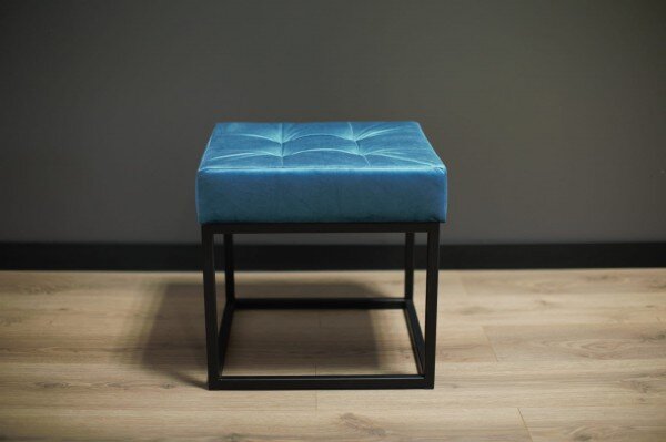 Siedzisko, ławka metalowa z pikowaniem SIGI45 niebieska
