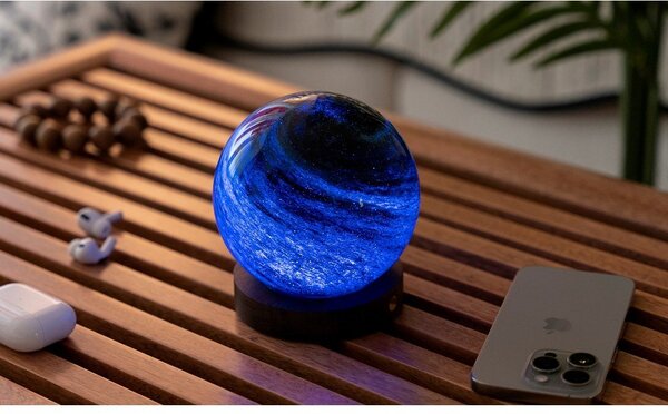 Ciemnobrązowa/w ciemnym naturalnym kolorze dekoracja świetlna na USB ø 8 cm Stellar Ocean – Gingko