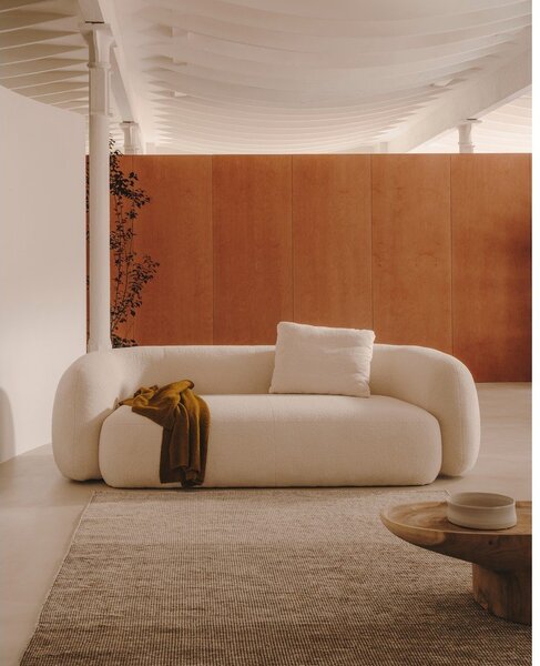 Kremowa sofa z materiału bouclé 246 cm Martina – Kave Home