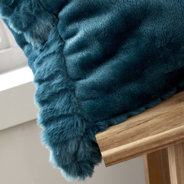 Poduszka dekoracyjna 55x55 cm Velvet and Faux Fur – Catherine Lansfield