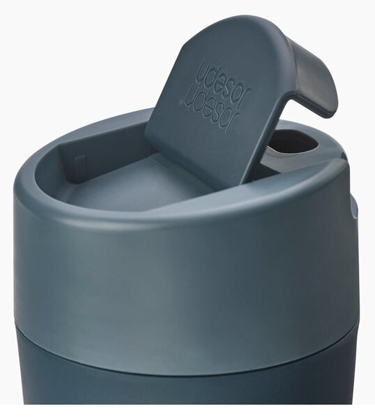 Anytracytowo-granatowy kubek podróżny 450 ml Sipp – Joseph Joseph