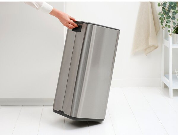 Stalowy kosz na śmieci z pedałem w kolorze matowego srebra 30 l Bo – Brabantia