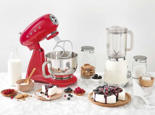 Czerwony robot kuchenny 50's Retro Style – SMEG