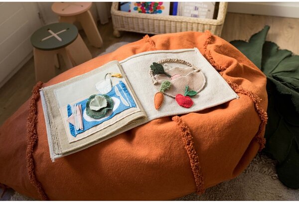 Zielony/pomarańczowy dziecięcy worek do siedzenia Cathy the Carrot – Lorena Canals