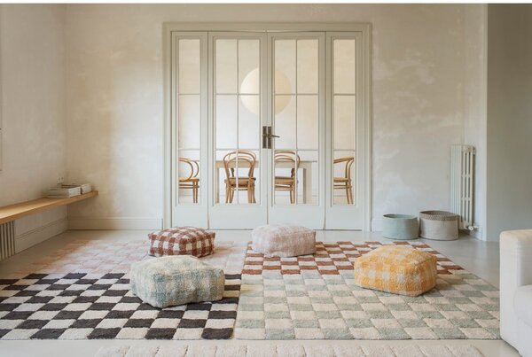 Jasnoróżowo-kremowy bawełniany dywan tkany ręcznie odpowiedni do prania 120x160 cm Kitchen Tiles Rose – Lorena Canals